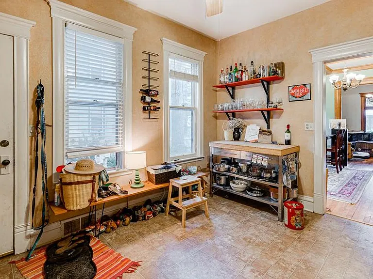 1507 Washington St NE #1 — Photo 9