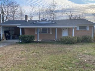 1165 Oakwood Acres Rd, Asheboro, NC 27205