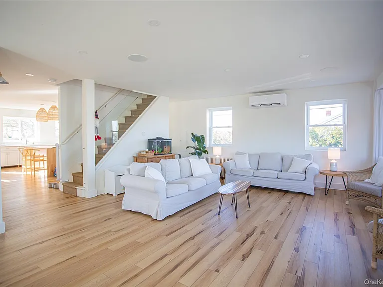 2175 Bay Blvd — Photo 13