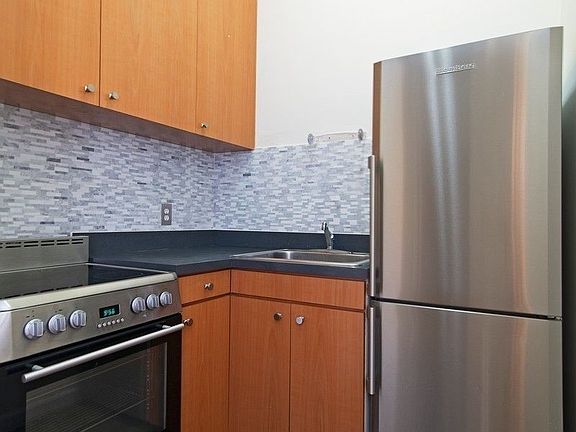 5th image of 418 W 49th St #1AA