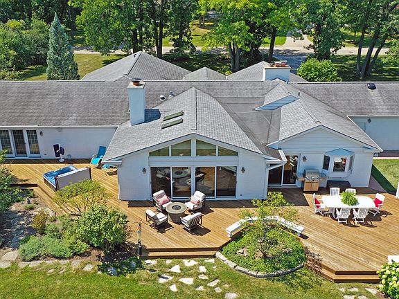 2nd image of 755 Oak Knoll Dr