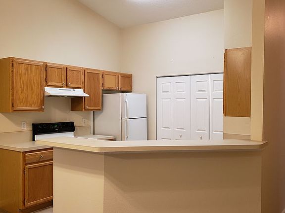 5th image of 2 Whetstone Ln #A