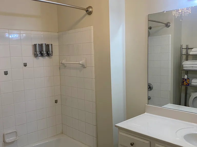 3040 Peachtree Rd NW #1513 — Photo 20