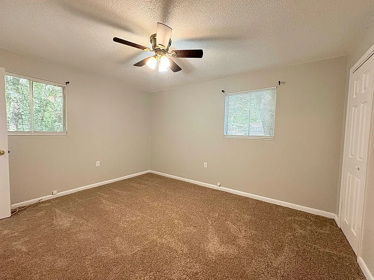 2922 Oakwood Dr — Photo 27