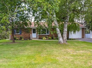 4201 Shimerville Rd, Clarence, NY 14031