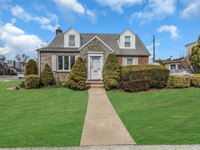 3 Lipton Lane, Williston Park, NY, 11596