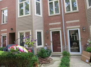 1231 W Fletcher St, Chicago, IL 60657