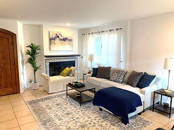 5th image of 2316 De La Vina St APT D