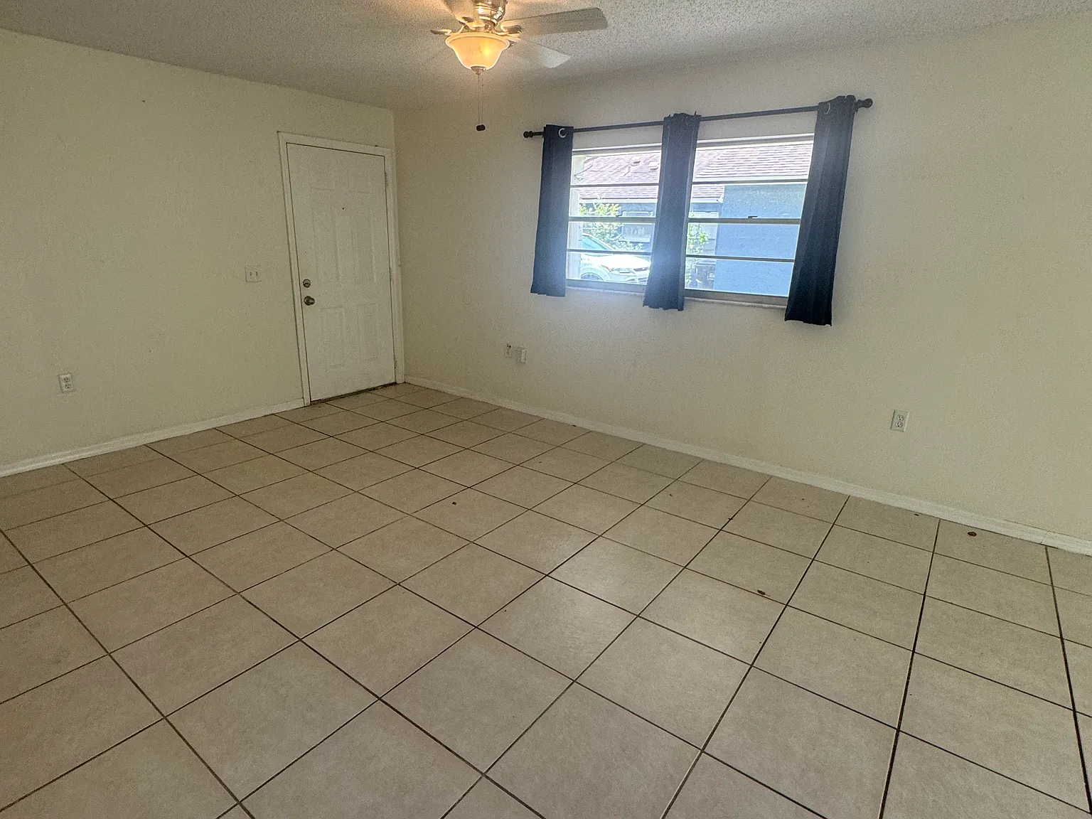 108 E Evans Street — Photo 4