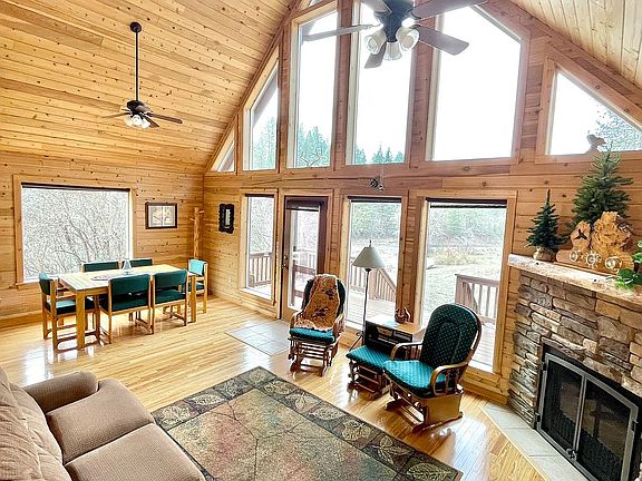 4th image of 611 Leitch Creek Rd