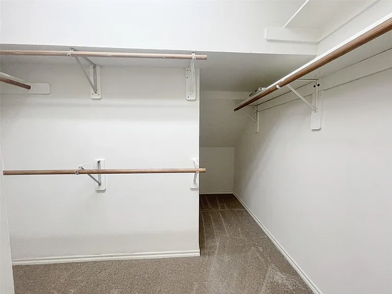 3426 Auburn Hollow Ln — Photo 16
