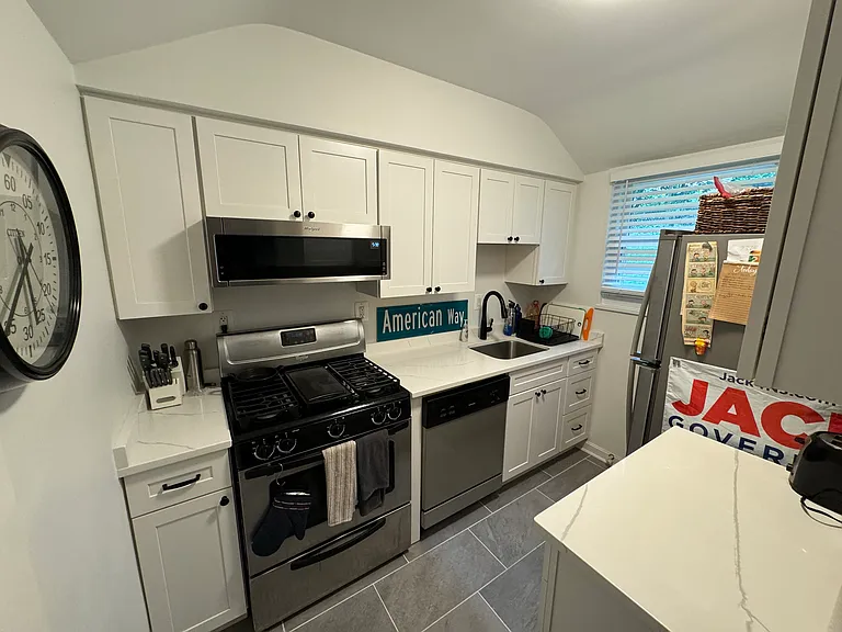 1220 N Meade St #1 — Photo 5