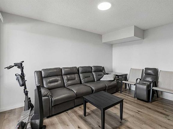 4th image of 3726 E Centre St NE #13
