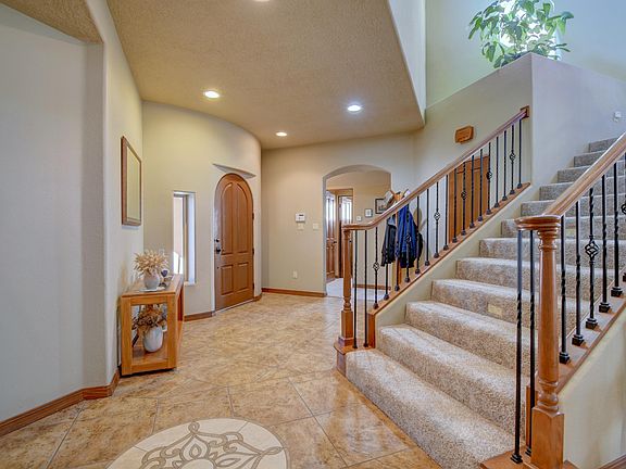 4th image of 13717 Crested Butte Dr NE