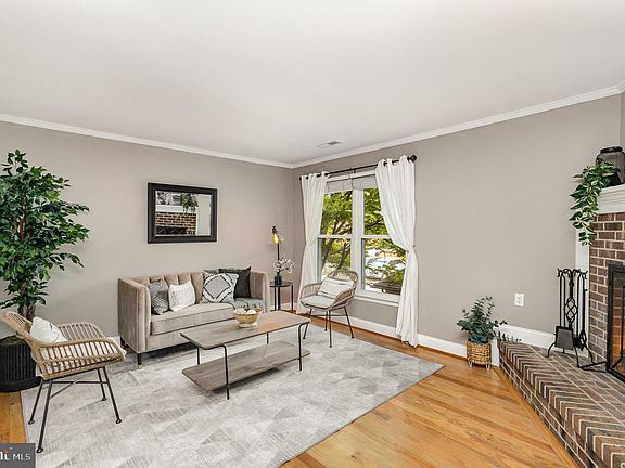 4th image of 1120 N Taylor St #3