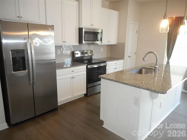 2105 Autumn Olive Ln — Photo 4