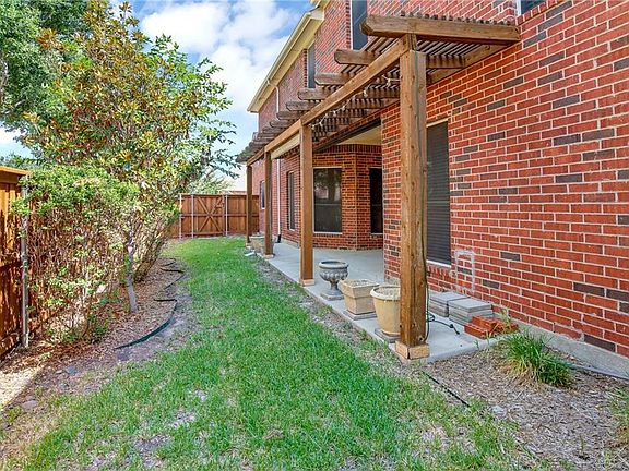 3rd image of 9314 Snowberry Dr