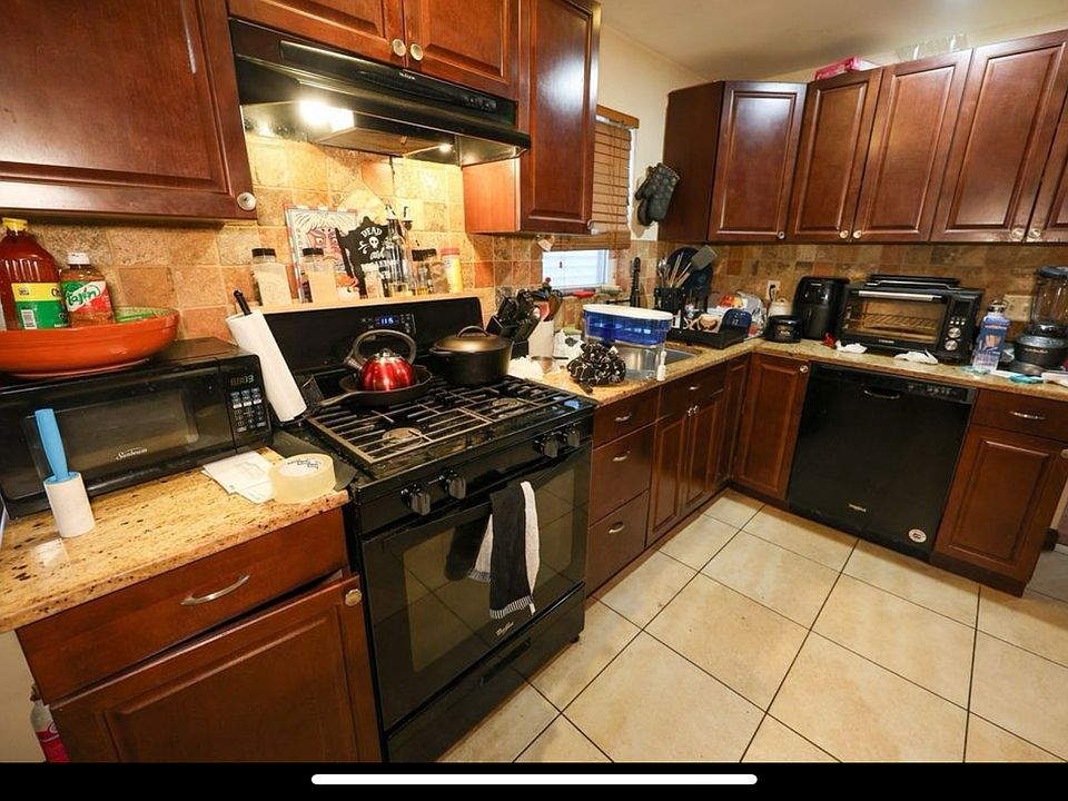 1st image of 10 Wordsworth St #1