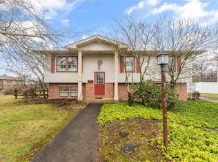420 Aurora Dr, Youngstown, OH