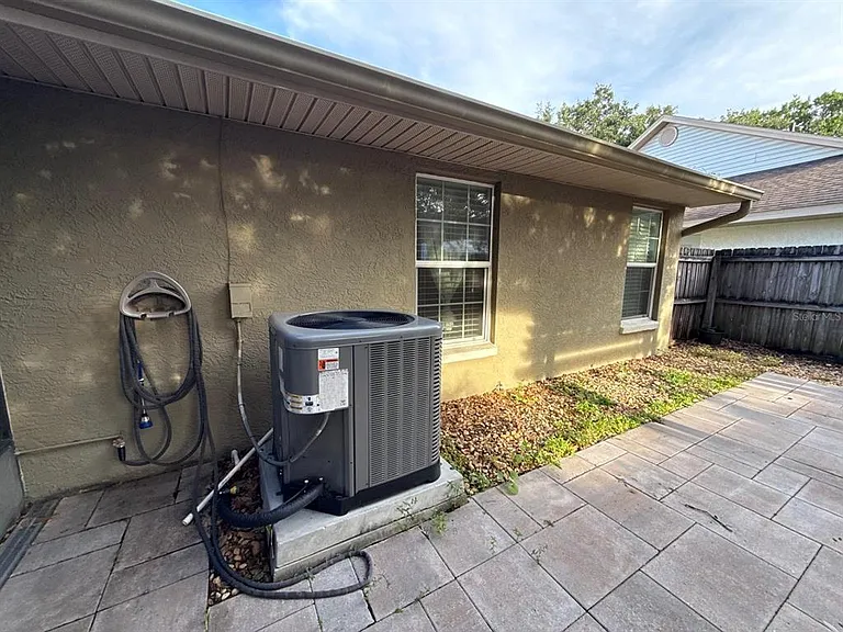 1215 Tuxford Dr — Photo 14