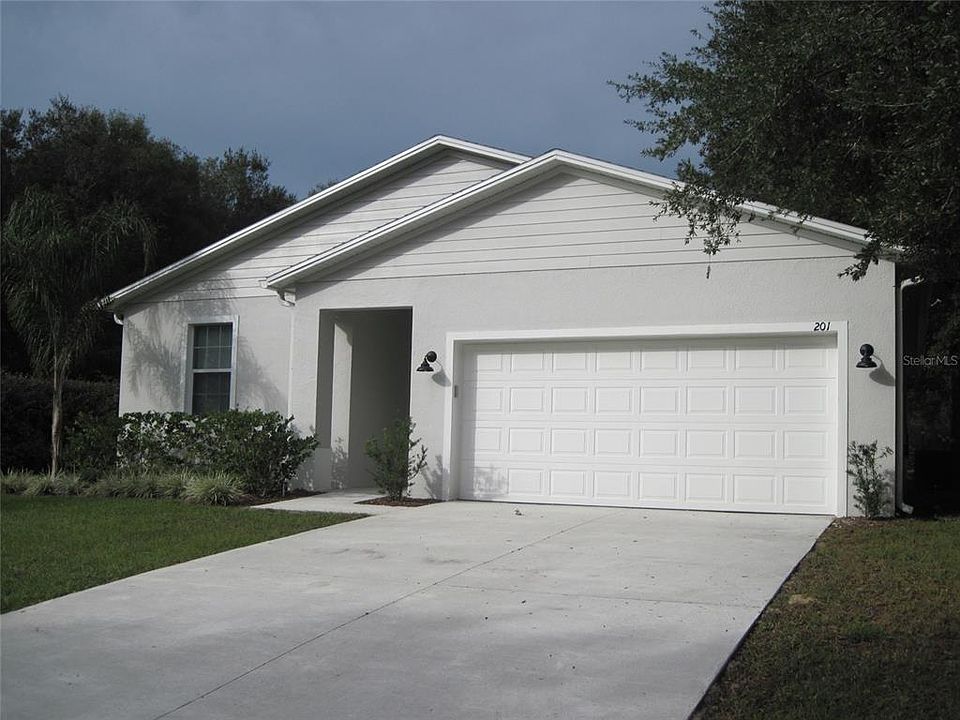 1st image of 201 Hanging Moss Ln