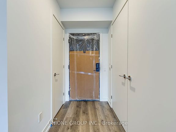 5th image of 771 Yonge St #2002