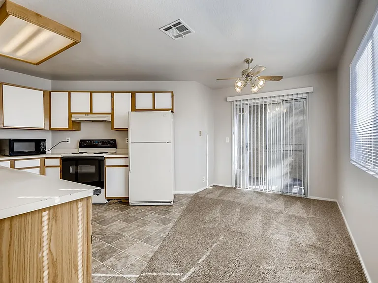 5171 Pioneer Ave #202 — Photo 7