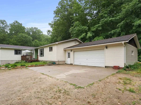 5730 N 39th Rd, Manton, MI 49663
