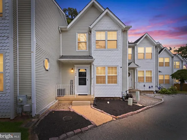 360 Park Ln, Wilmington, DE 19804