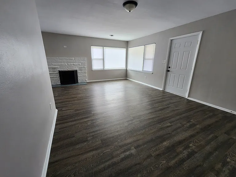 4653 Carolina St — Photo 5