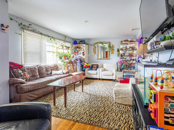 27 Bascom Place image 4 of 25