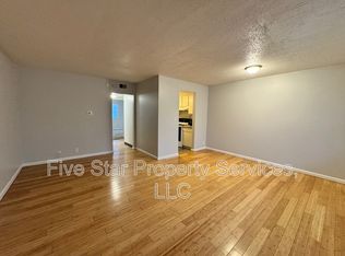 301 W Scarritt St APT 8, Springfield, IL 62704