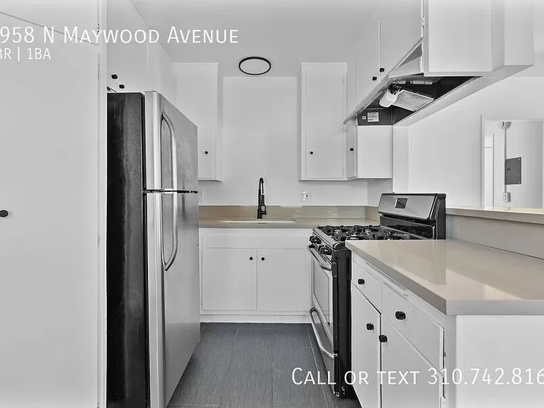 4958 N Maywood Ave — Photo 1