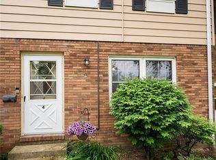 8276 Deepwood Blvd, Mentor, OH 44060