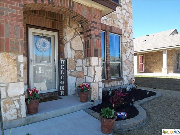 3rd image of 1701 Lubbock Dr