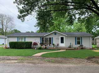207 E River Rd, Tolono, IL 61880