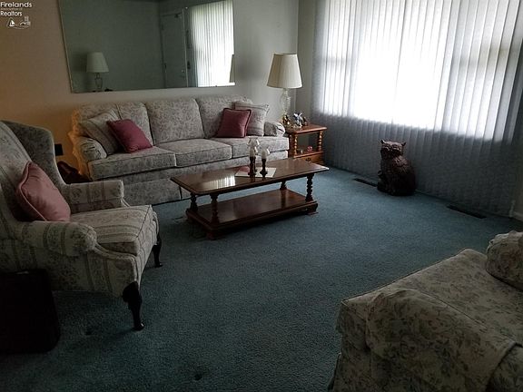 3rd image of 315 Douglas Dr