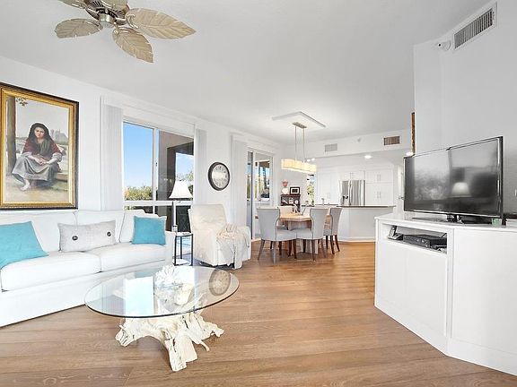 5th image of 4780 Dolphin Cay Ln S APT 309