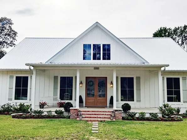 135 W Grandview Dr E, East Palatka, FL 32131