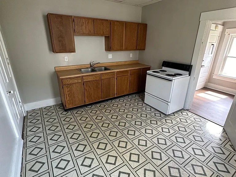 407-409 S Mulberry St #409 — Photo 9