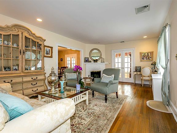 5th image of 61 Franklin Pl