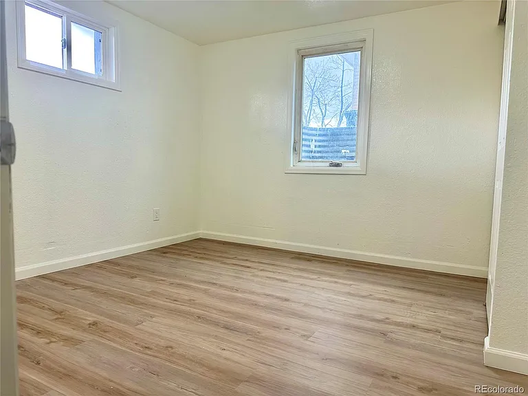 624 Winona Ct — Photo 9