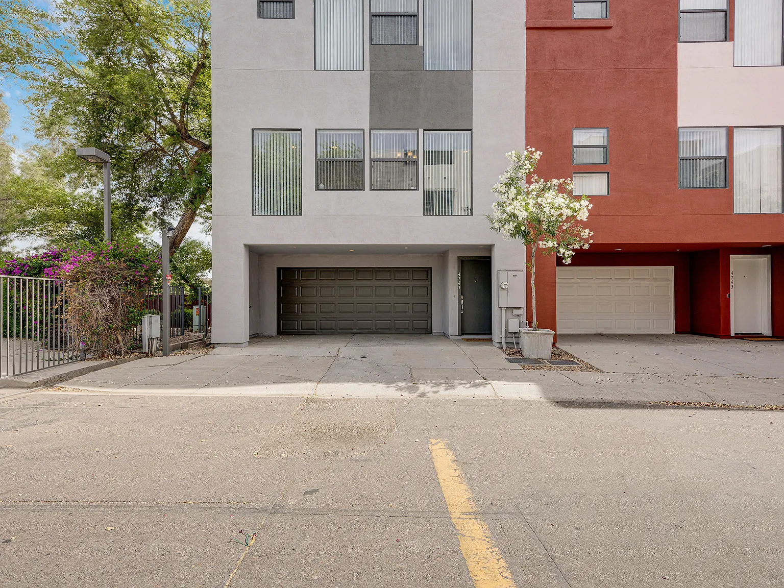 2 bed, 2.5 bath, 1695 sqft, $2,400 — Photo 4