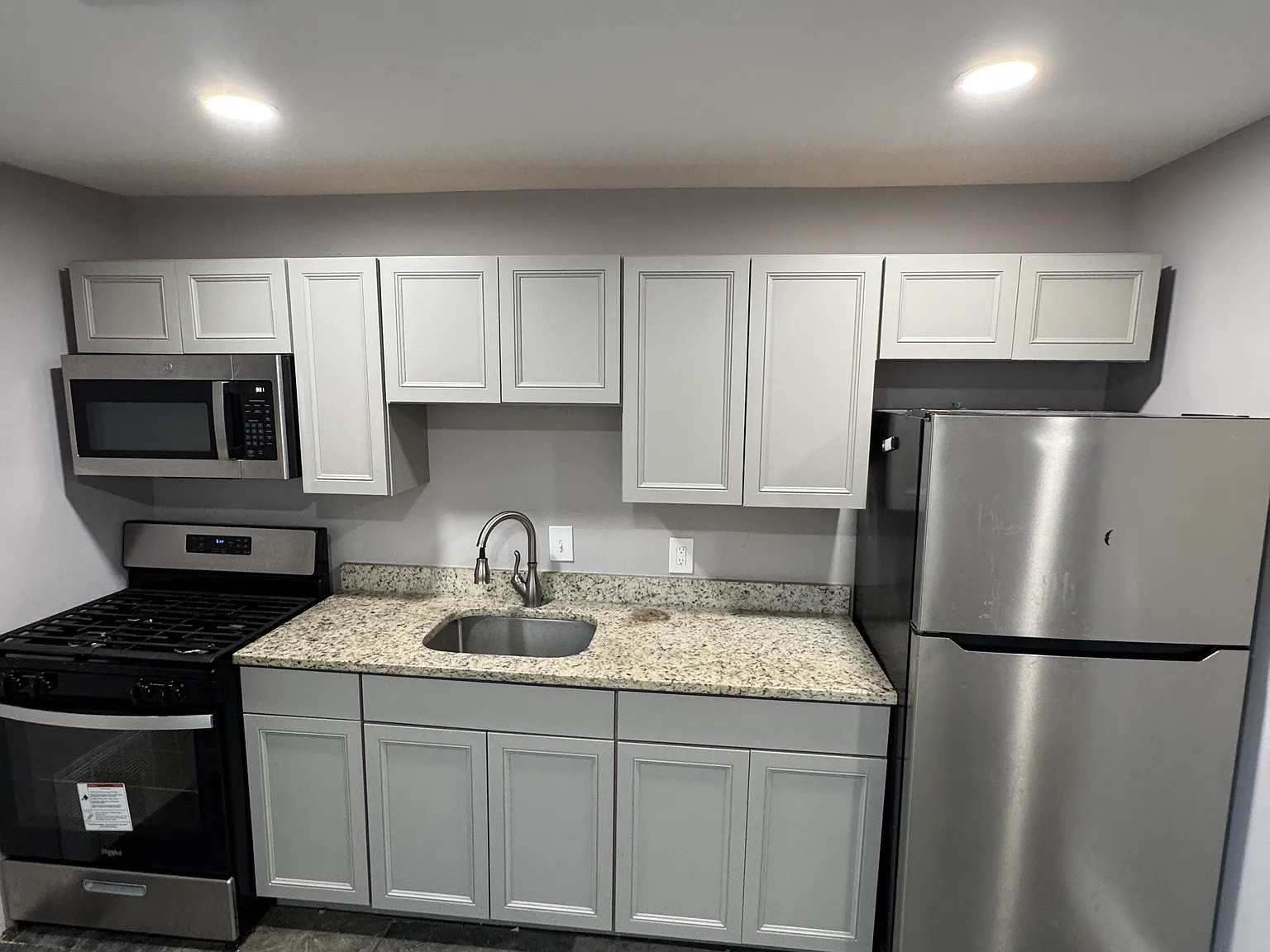 2 bed, 800 sqft, $1,595 — Photo 3