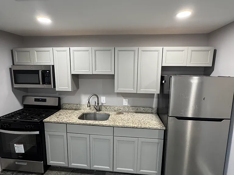 3235 Ely Pl SE #1A — Photo 3