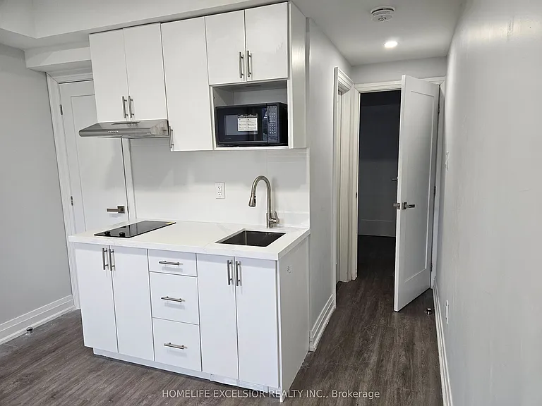 57 Phillip Ave — Photo 6