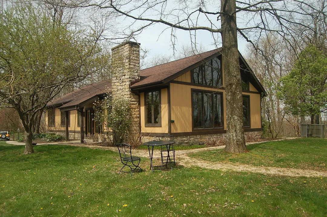 569 Dement Rd photo 1