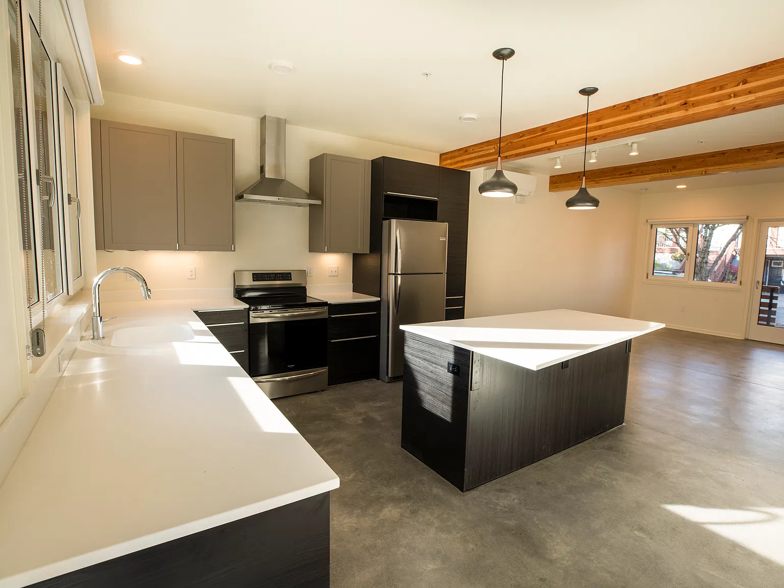 1 bed, 746 sqft, $2,095 — Photo 3