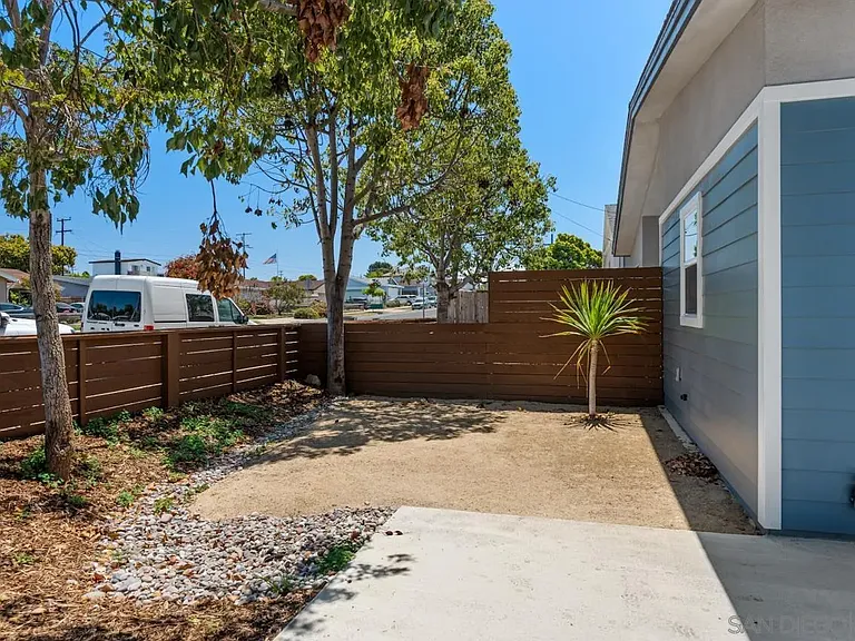 1489 Fern Ave #1 — Photo 30