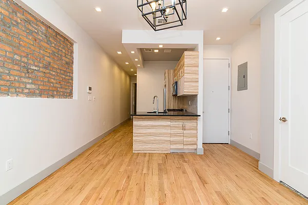 Rented by Nooklyn NYC LLC | media 32